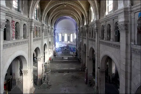 La nef de l'église du Bon Pasteur