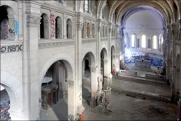 La nef de l'église