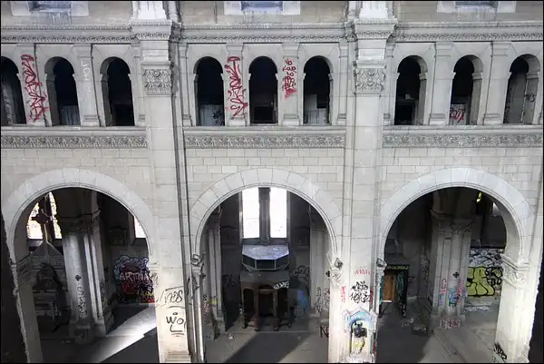 Vue du collatéral gauche