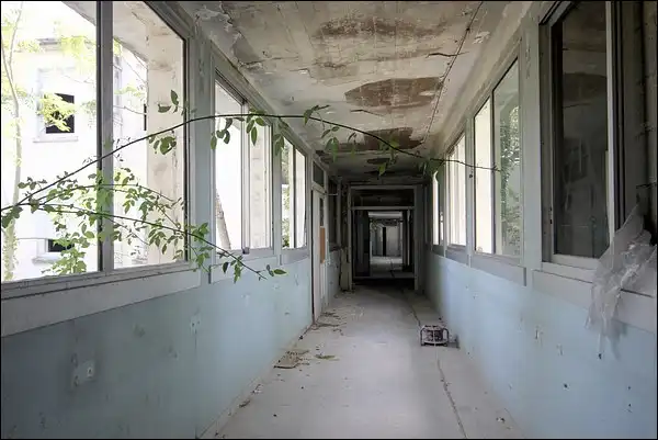 Hôpital abandonné