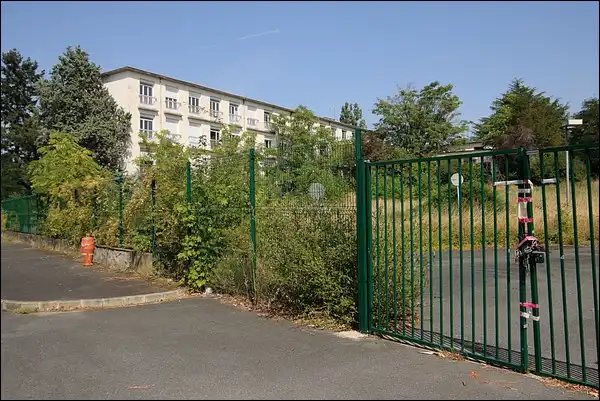 Hôpital abandonné