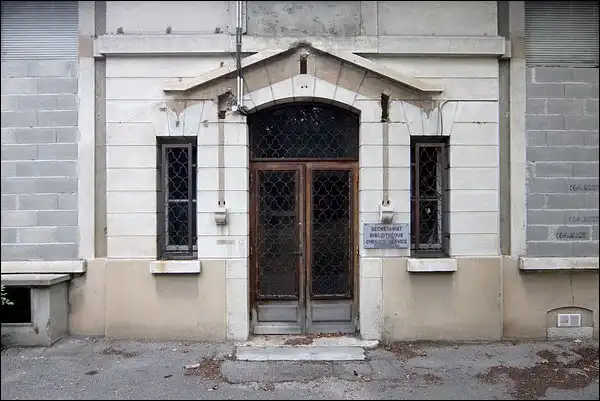 Hôpital abandonné