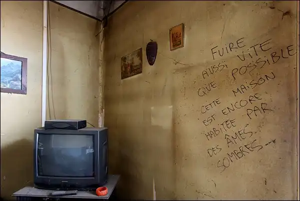 Crétinisme des visiteurs urbex, un tag idiot