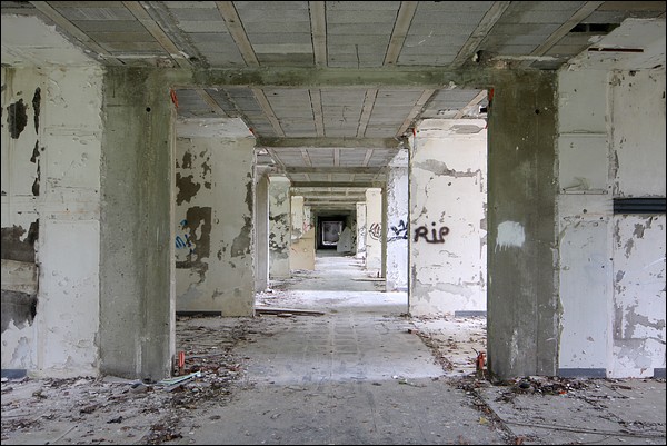 Le volume principal, très abandonné