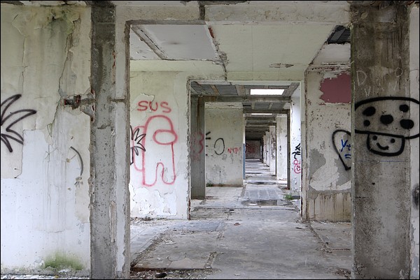 Enfilade de blocs de béton