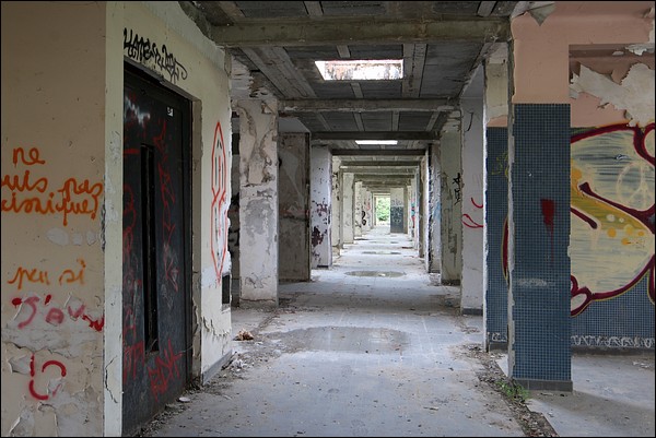 L'ancienne clinique, archi abandonnée