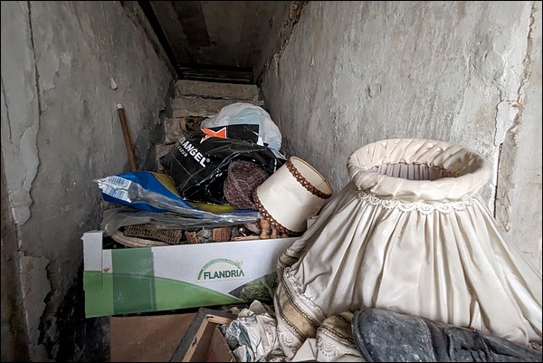 L'escalier, vers l'étage