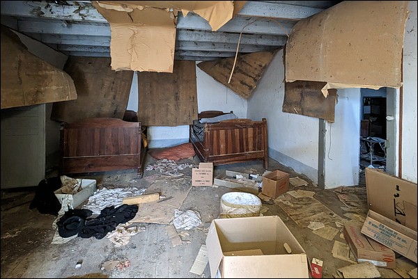 Ancienne chambre abandonnée